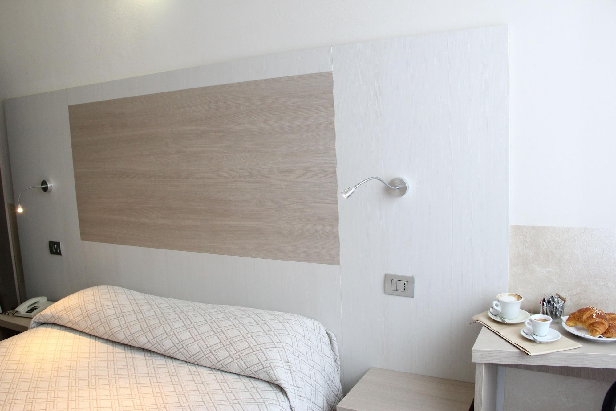 Hotel Due Giardini Milan Exterior photo