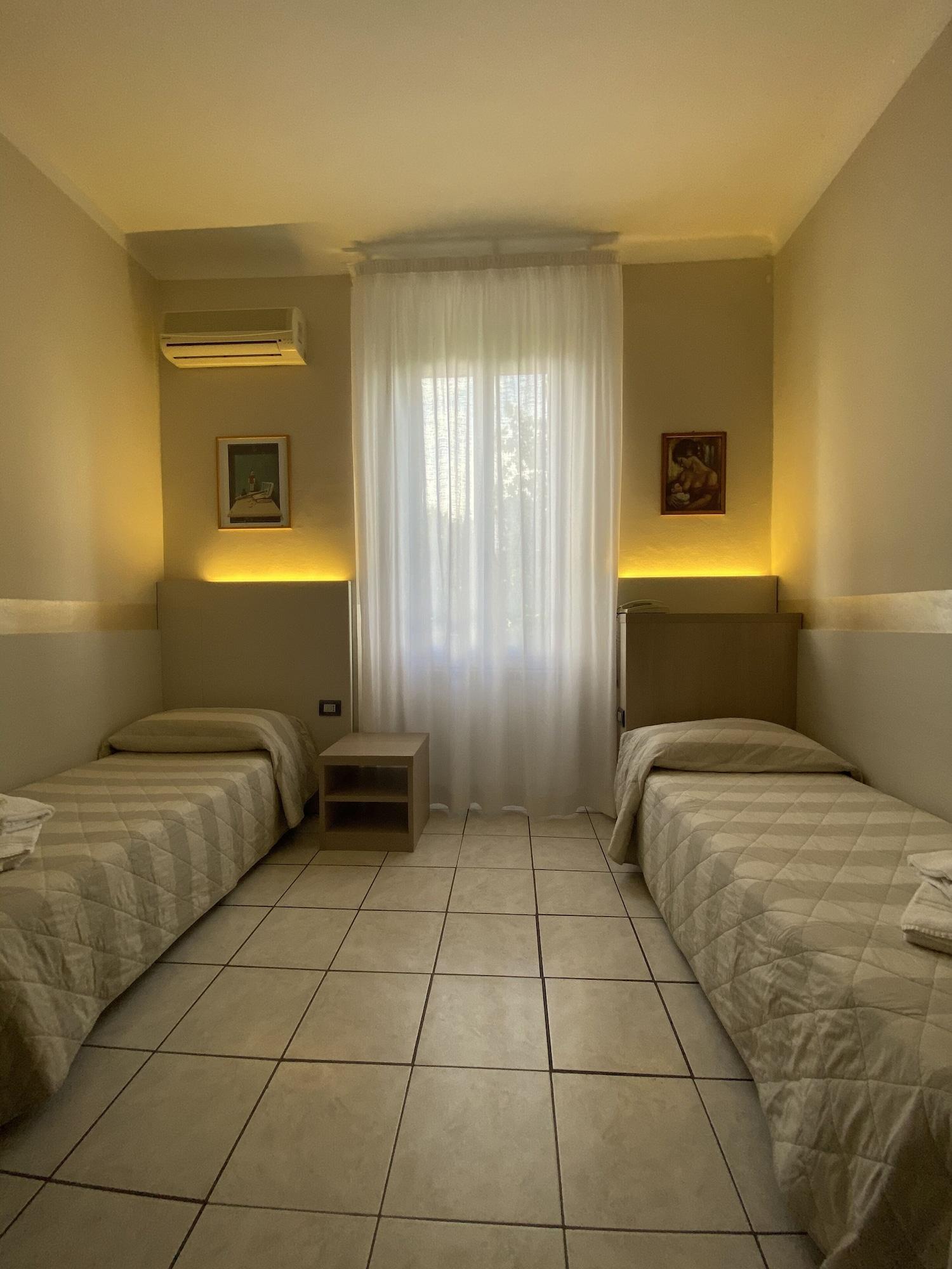 Hotel Due Giardini Milan Exterior photo
