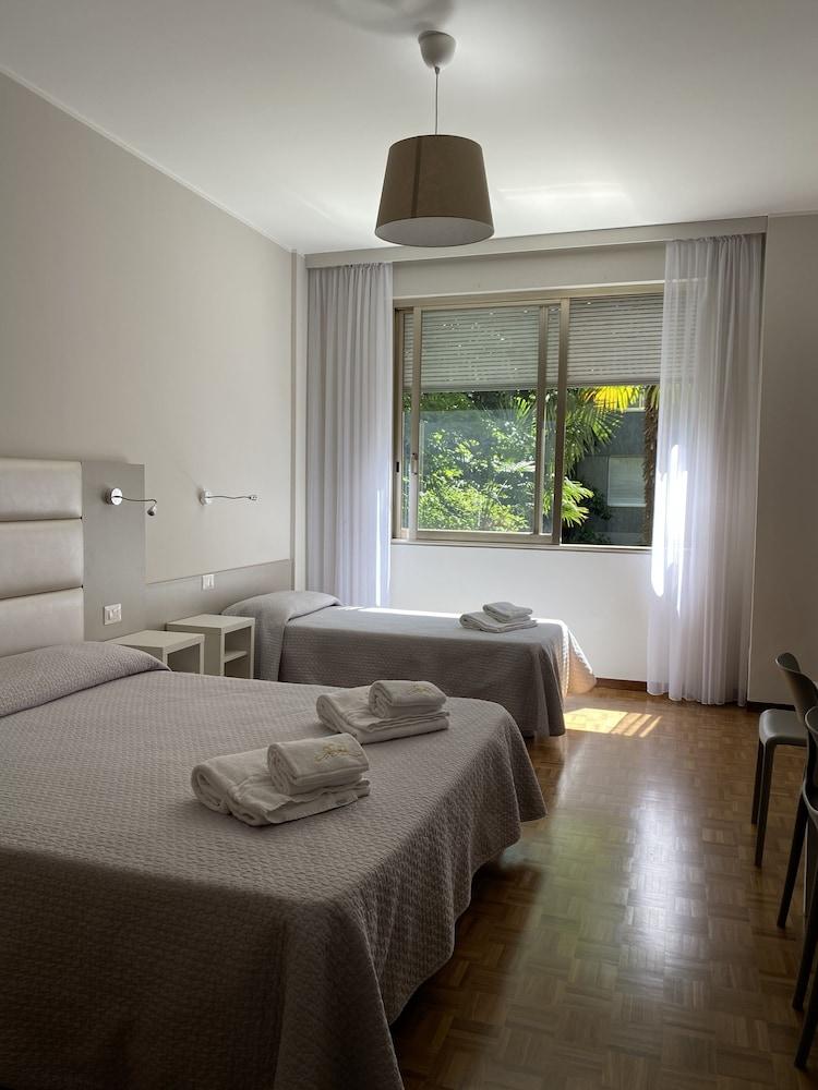 Hotel Due Giardini Milan Exterior photo