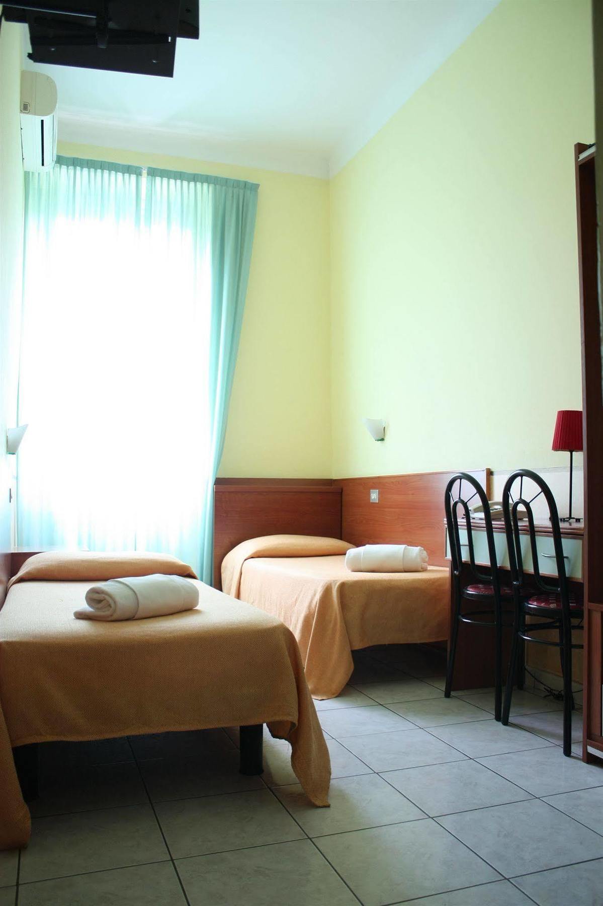Hotel Due Giardini Milan Exterior photo